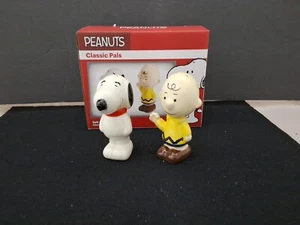 NEW Peanuts Classic Pals Snoopy & Charlie Brown Ceramic Salt & Pepper Shaker Set - Picture 1 of 4