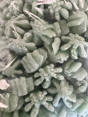 Mini paquete FunPak embalaje cacahuetes forma hoja de marihuana 0,6 pies cúbicos biodegradable Foto 1 de 4