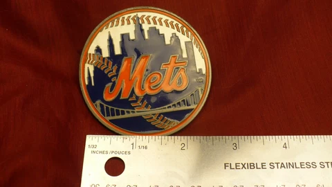 New York Mets  baseball MLB belt buckle ball shape motif metal 2.75" diameter Cover