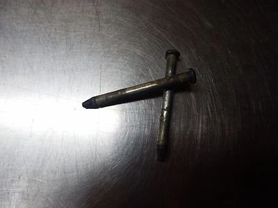 OEM SATURN ASTRA XR 1.8 08 09  2 HINGE PINS REAR TAILGATE HATCH LIFTGATE 4E — 第 1/4 张图片