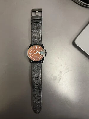 Diesel Reloj Hombre Master Chief DZ1657 Cuero Negro Esfera Iridiscente Batería Nueva Foto 1 de 4