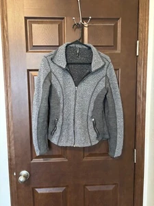 Kuhl graue Sherling Fleecejacke - durchgehender Reißverschluss - Größe M grau - Bild 1 von 3