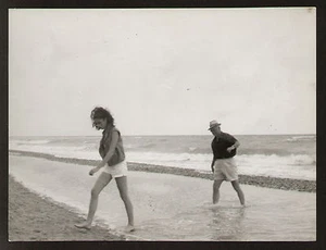 FOTO ORIGINALE GIGLIOLA CINQUETTI ANNI 60 CARTA LUCIDA CM 18X24 TIMBRO SUL RETRO - Picture 1 of 1