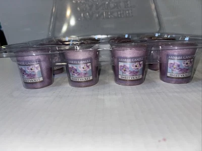 Lote de 12 votivos de velas Yankee “Sweet Violet” retirados con estuche  Foto 1 de 4