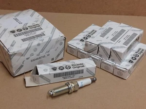 Alfa Romeo Giulia Stelvio Spark Plugs 2.0 X8 50051491 Fiat Genuine NEW - Picture 1 of 7