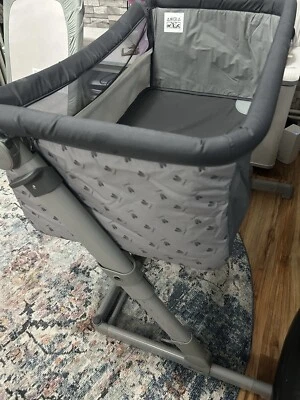 Chicco Next2Me Side Sleeping Magic Crib - Cool Grey - Image 1 of 3