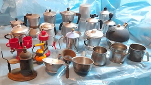 Piccola collezione Vintage caffettiere teiere bollitori colini prearare caffè tè - Imagen 1 de 16