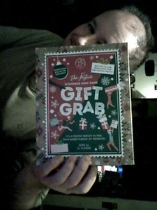THE FESTIVE SCAVENGER HUNT PARTY GAME BIRTHDAY CHRISTMAS PRESENT KIDS ADULTS - Picture 1 of 1