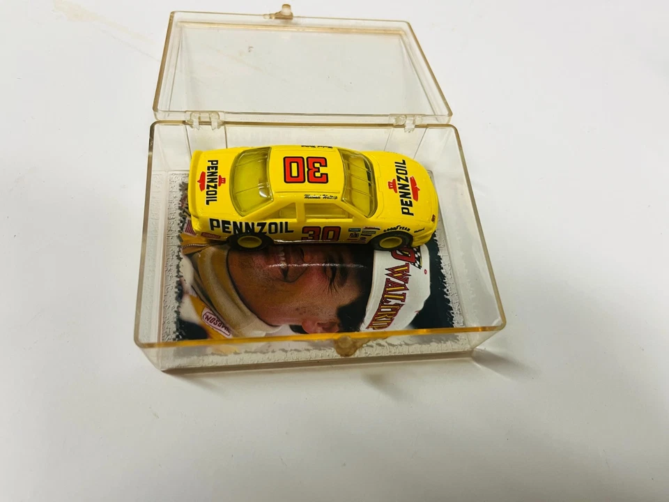 NASCAR 1997 约翰尼·本森·彭诺 #30 1 64 压铸 — 第 1/1 张图片