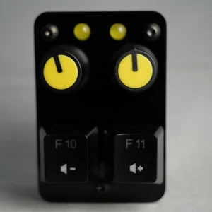 madMidiMiniClassic Midi Controller 2 buttons, 2 potentiometers, 2 LEDs - Picture 1 of 8