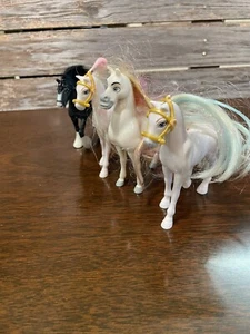 Disney Cinderella kleine Meerjungfrau Pferde Lot Action Figuren Spielzeug - Bild 1 von 7
