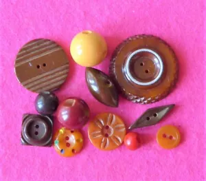 COLLECTABLE vintage 12 ART DECO BAKELITE BUTTONS - carved shaped - tested ( 59 ) - Picture 1 of 6