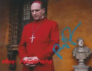 RALPH FIENNES... Oscar Hopeful: Conclave - FIRMATO - Foto 1 di 1