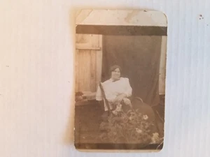 Antique photograph postcard / unused / Woman With Flowers - Picture 1 of 6