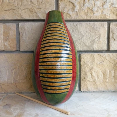 Calabaza artesanal tallada a mano Güiro - Acabado verde, rojo y natural Foto 1 de 4