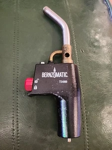 BernzOmatic TS4000 Trigger Welding Torch Soldering Brazing HiTemp READ - Picture 1 of 3