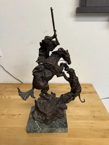 C.M. Russell "Löwe und Fallensteller" Western Bronze Skulptur Statue Marmorsockel - Bild 1 von 9