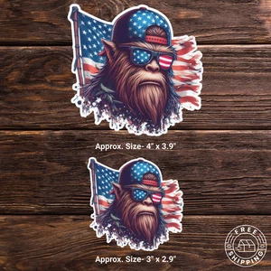 x2 Adesivo Bigfoot Sasquatch Patriottico Vinile Bandiera Americana Yeti USA Freedom - Foto 1 di 4