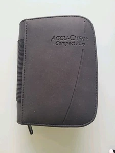 Insulintasche - Etui - für Diabetiker, Kunstleder, von Accu-Check compact plus - Bild 1 von 8