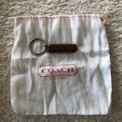 Navaja de bolsillo Victorinox Coach (cuero) del ejército suizo Foto 1 de 4