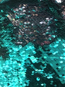 SEQUINS FABRIC 2 WAY STRETCH REVERSIBLE MERMAID SCALES-GREEN/SILVER-BY YARD - Picture 1 of 7