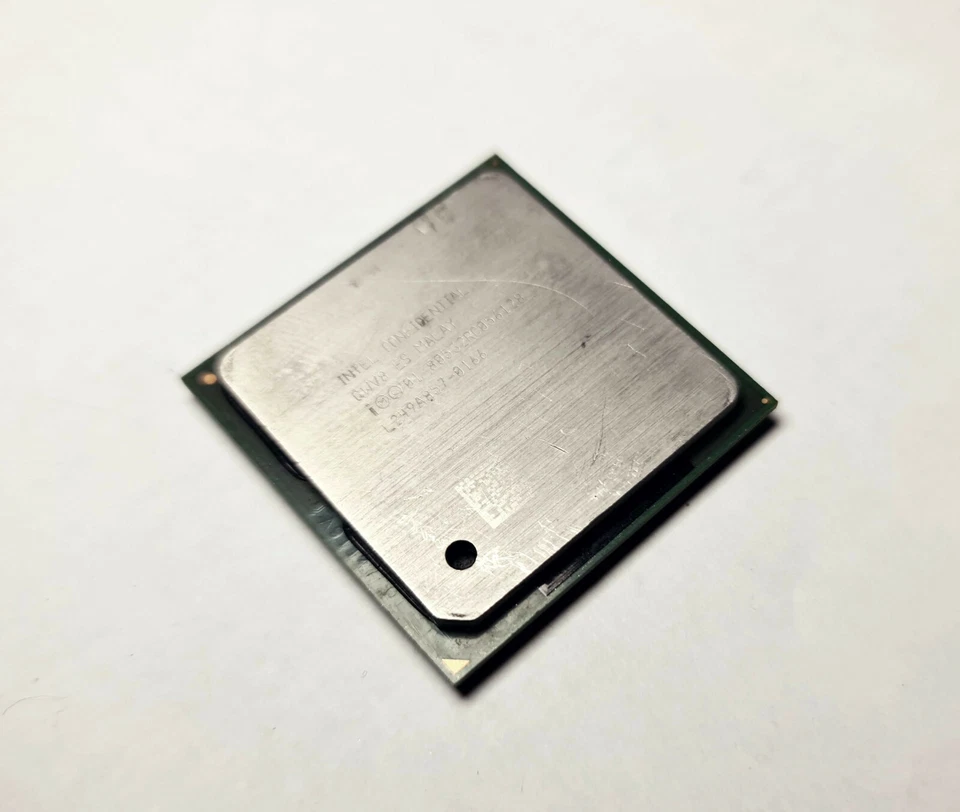 RARE Intel Confidential Celeron 2.4 GHz 2.40GHZ/128/400, QWV8 Socket 478 - Image 1 of 1