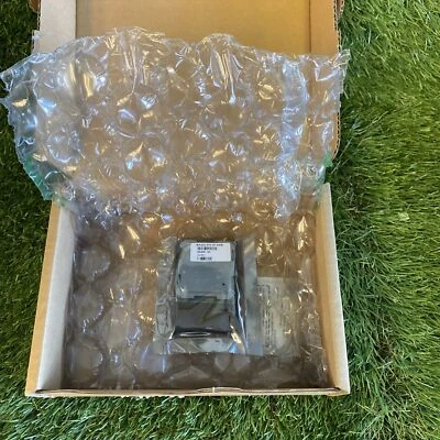 New Genuine 864638-001 Intel PROC Xeon E5-2603v4 1.7 1866 6C SR2P0 1.70GHZ - Image 1 of 3