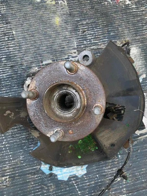 2011-2013 Ford Fiesta Front Left Driver Spindle Knuckle w/o Abs Assembly Oem - Image 1 of 4