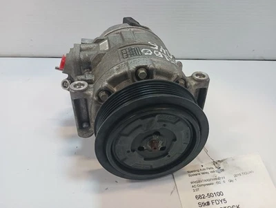 Compresor de aire acondicionado 1K0820859S de 2015 Volkswagen Tiguan 2,0 L 12413252 Foto 1 de 4