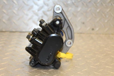 Pinça de freio dianteira direita Honda CBR300R 2015 - Imagem 1 de 4