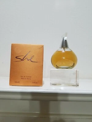 PERFUME VINTAGE SHE BY COSCO/VICOS 3,4 FL.OZ SPRAY EDT NOVO NA CAIXA. - Imagem 1 de 4