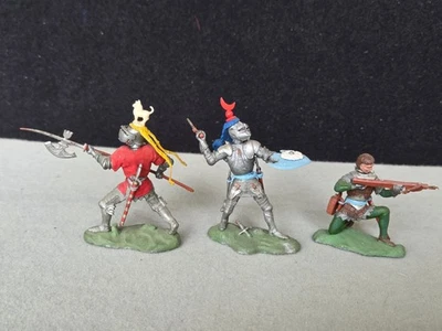 Gran Bretaña Swoppet Caballeros Set de Tres a Pie RARO Variación de Color Todo Original Foto 1 de 2