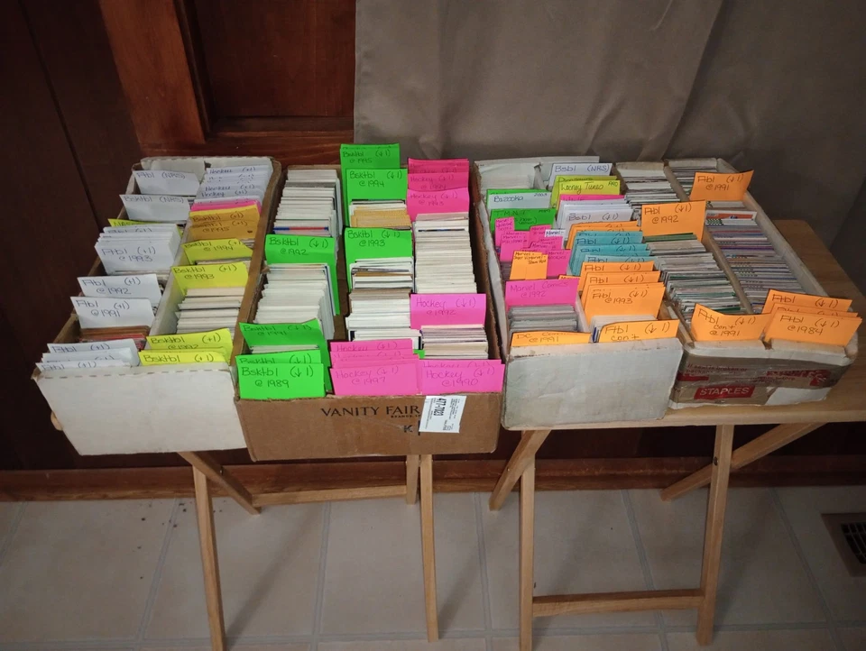 大量 体育卡 合集 – 7,406 张卡 – 7,054 美元 CollX 价值 – 要价 3,499.9 美元 — 第 1/4 张图片