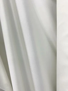 HELL ELFENBEIN fester 100 % Polyester Mystique Satin Stoff (60 Zoll) Meterware - Bild 1 von 1