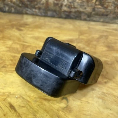 CUBIERTA SOLENOIDE DE ARRANQUE HONDA CBR1000 RR FIREBLADE 2008-2011 Foto 1 de 4