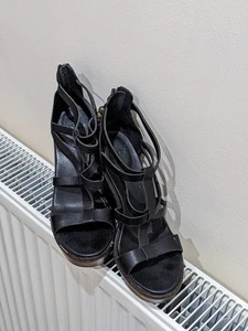 UGG Salima Platform High Heel Sandal, Size 7.5 Black, New - Picture 1 of 10