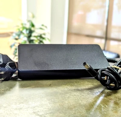 DELL GENUINE AC Adapter Charger 240W LA240PM160 GA240PE1-00 WD19DCS - Image 1 of 3