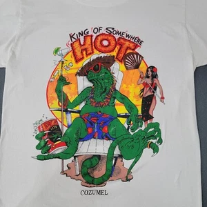 T-shirt grafica Cancun Reef Cozumel uomo grande King of Somewhere Hot Lizard - Foto 1 di 4