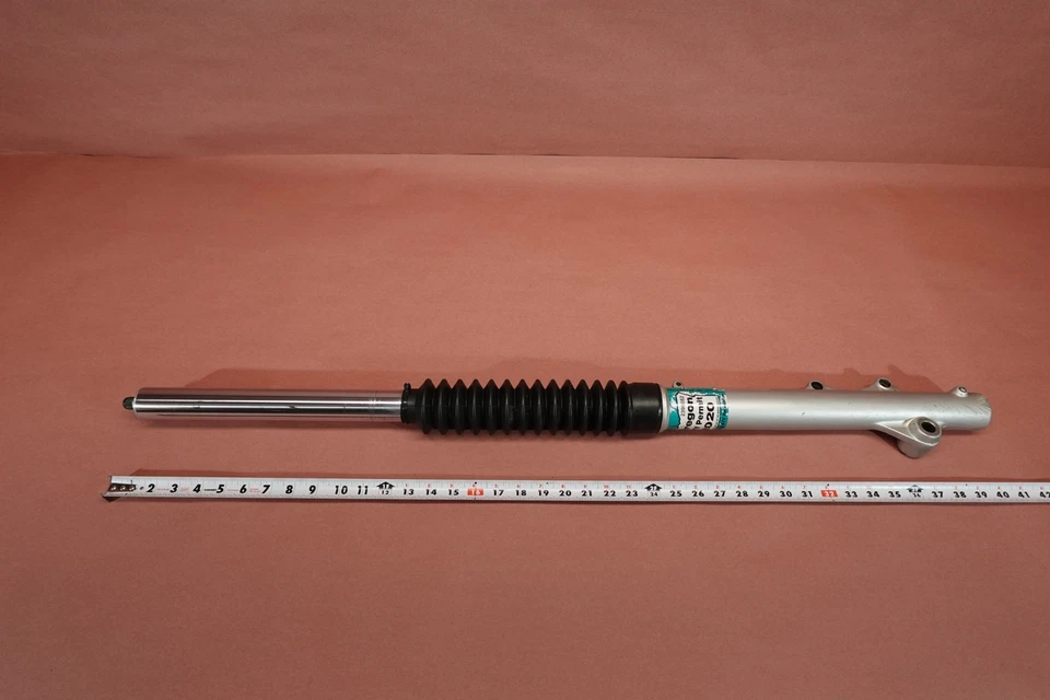 Tubo amortiguador horquilla delantera izquierda Kawasaki KLR650 1987-2007 Foto 1 de 4