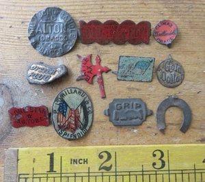 RARE OLD ANTIQUE TOBACCO TIN TAG COLLECTION WILSON GOLD DOLLAR BATTLE AXE GRIP - Bild 1 von 6