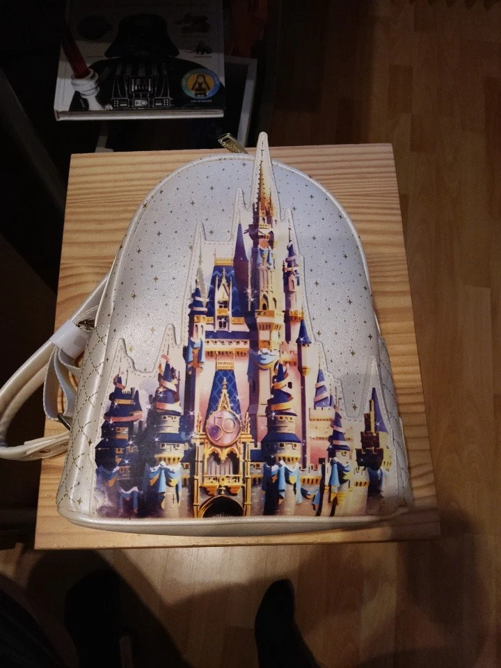 Original Disney Loungefly Rucksack 50 JAHRE  Walt Disney World Neu - Bild 1 von 2