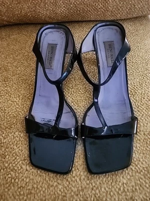 Sandalias/zapatos de charol negro para mujer Bruno Magli de colección tacones plateados talla 40/10 Foto 1 de 4