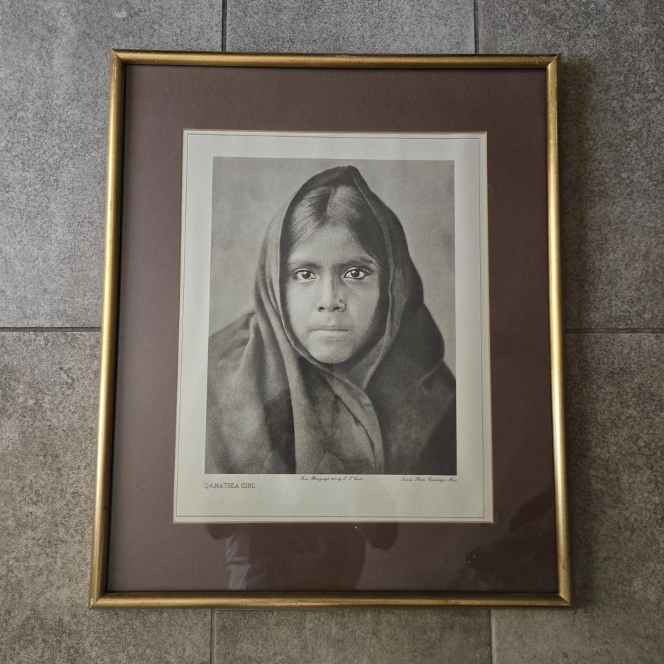 Grabado fotográfico Edward Curtis "Qahatika Girl", enmarcado - impresiones nateches Cambridge Foto 1 de 4