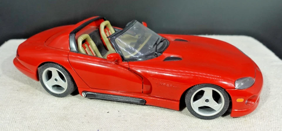 Bburago Dodge Viper RT/10 1/18 Foto 1 de 4