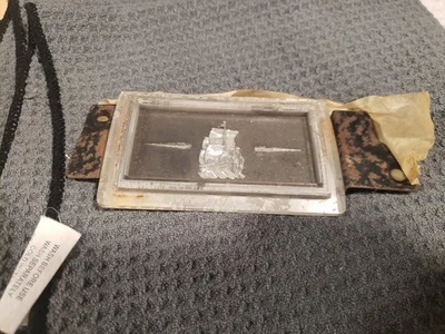 1951 1952 Plymouth Mayflower tablero emblema Cranbrook Belvedere Mopar OEM ¡RARO! Foto 1 de 2