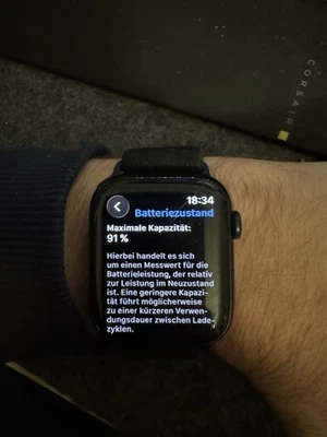 Apple Watch Series 9 45mm Aluminiumgehäuse - Mitternacht, M/L (GPS) (MR9A3QF/A) - Bild 1 von 4