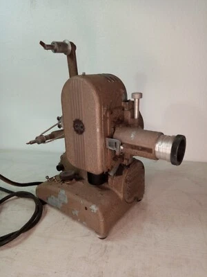 Proiettore GIC PROJECTOR, 8mm 16mm, ,UNTESTED AS IS W ANGENIEUX LENS - Immagine 1 di 4