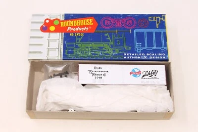 HO Roundhouse 3127 36' Beer Reefer Schlitz Made Milwaukee Famous 3748 Kit - Image 1 of 4