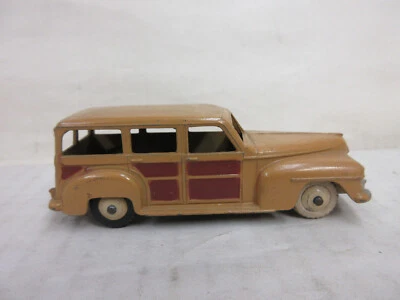 Juguete coleccionable vintage Dinky Toys #344 1947 Plymouth Estate Car Woody Meccano Foto 1 de 4
