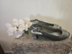 SIZE 8 EASY STREET Silver/Brown 1.5" Heels INVPV2221 - Picture 1 of 3